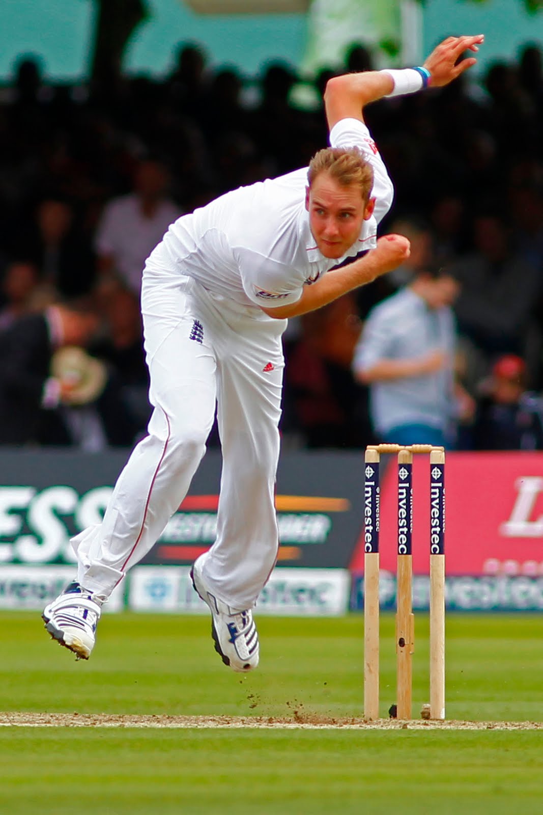 England's Stuart Broad bowling during the third Investec cricket international test match between England and South Africa,