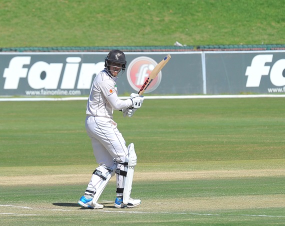 Grant Roelofsen of Hollywoodbets Dolphins batting against Titans
