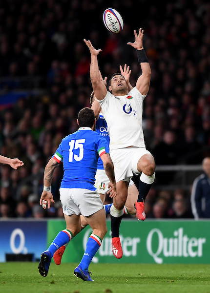 Ben Teo of England competes for high ball against Italy