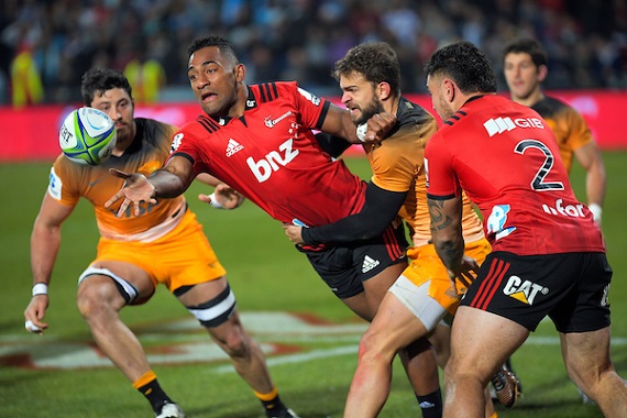 Sevu Reece of the Crusaders gets a pass away during the 2019 Super Rugby final against the Jaguares