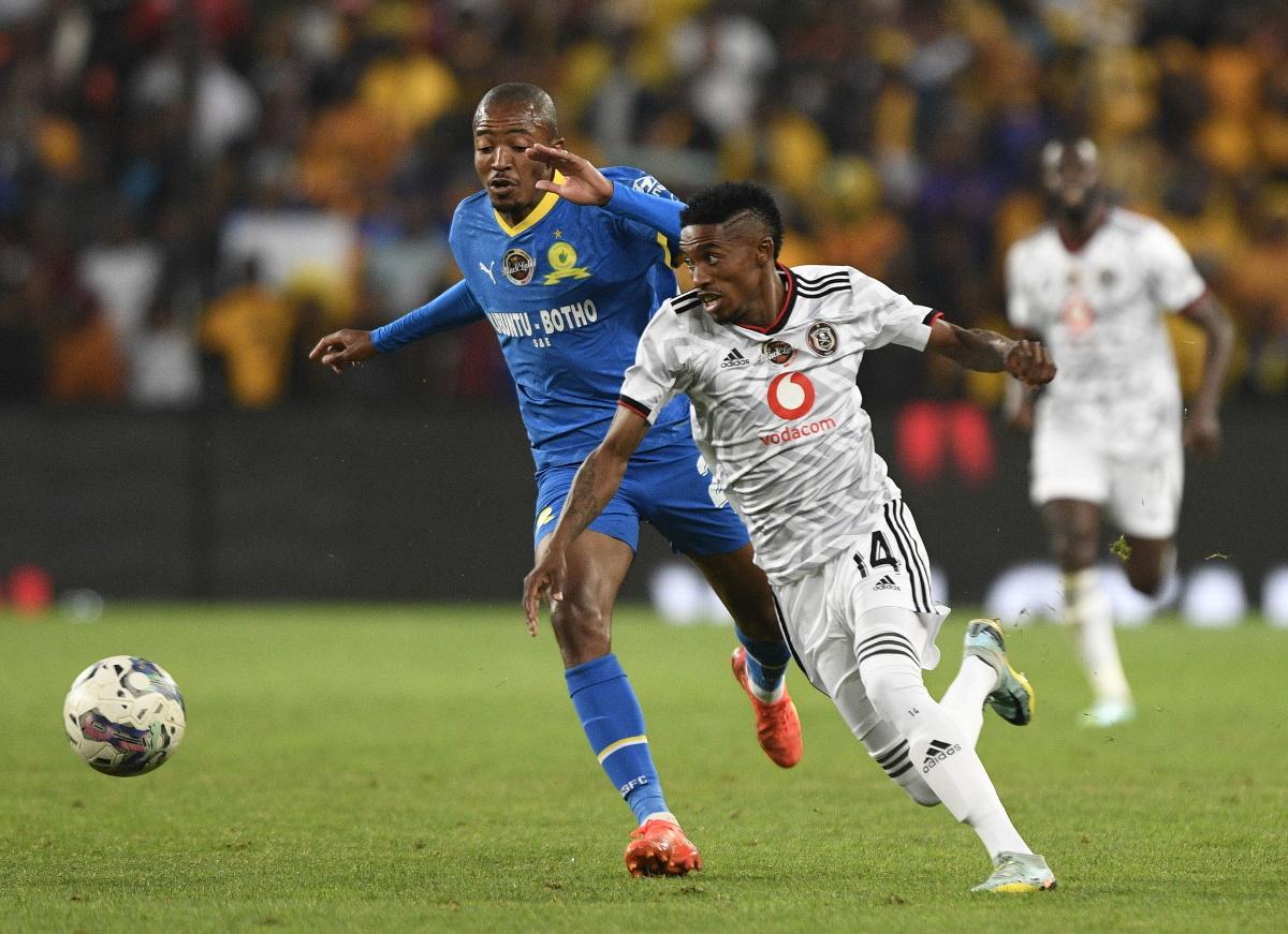 Thapelo Morena of Mamelodi Sundowns and Monnapule Saleng of Orlando Pirates