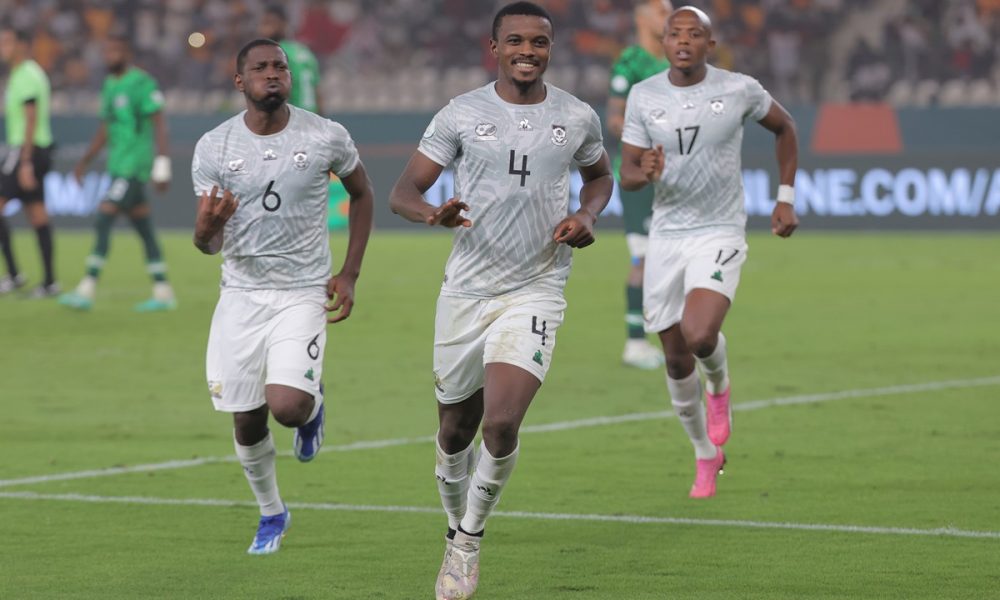 Teboho Mokoena of South Africa celebrates goal with teammates during the 2023 Africa Cup of Nations match between Nigeria and South Africa held at Peace Stadium.