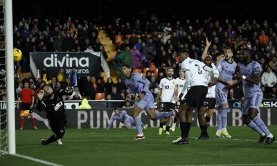Real Madrid's Jude Bellingham (C) scores the goal that was disallowed late in the game during the LaLiga soccer match between Valencia CF and Real Madrid.