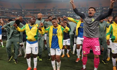 Ronwen Williams of Mamelodi Sundowns celebrates during the DStv Premiership 2023/24 match between Kaizer Chiefs and Mamelodi Sundowns at the FNB Stadium, Johannesburg on the 02 May 2024
