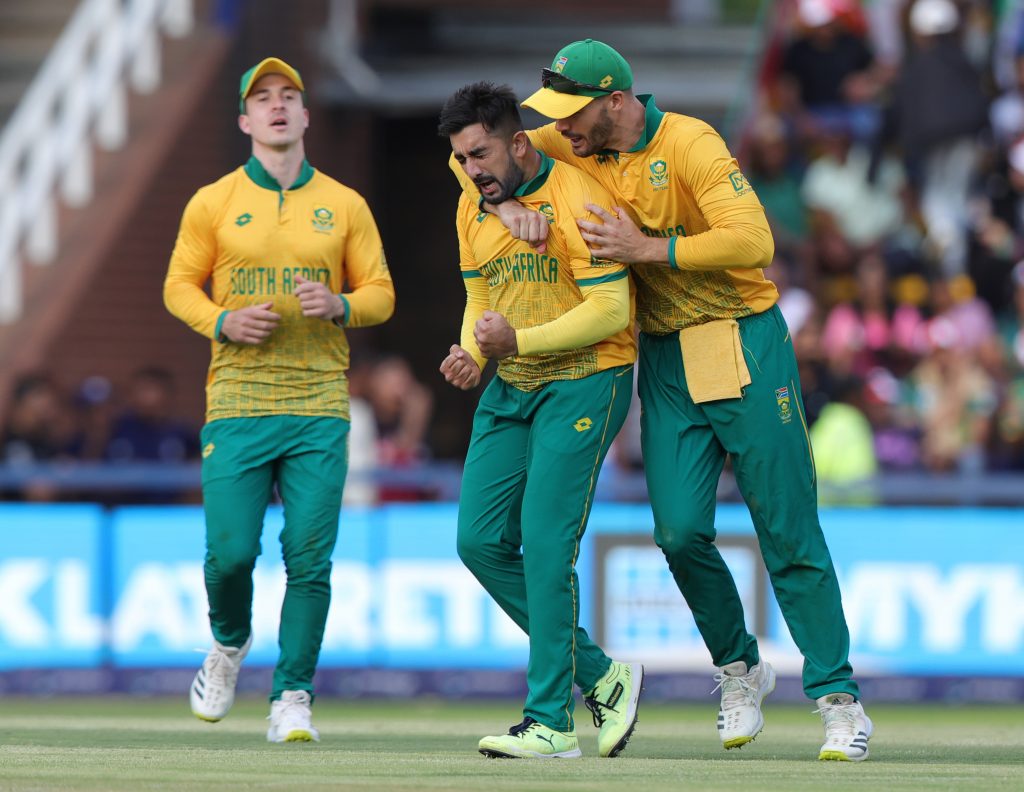 Tabraiz Shamsi of South Africa celebrates with teammates the wicket of Yashasvi Jaiswa of India during the 023 T20 International Series match between South Africa and India at Wanderers Stadium in Johannesburg on 14 December 2023.
